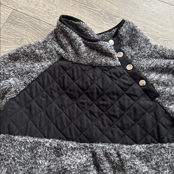 Women's Black and Gray Quilted Sweater - Picture 2 of 5